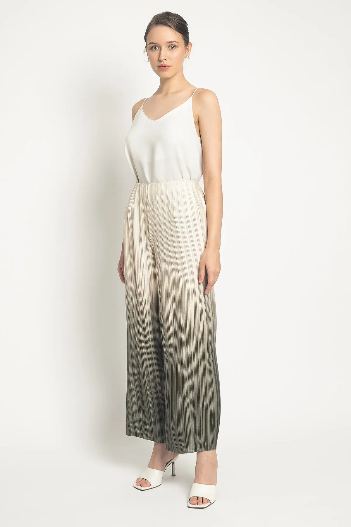 Pleated Pants in Green