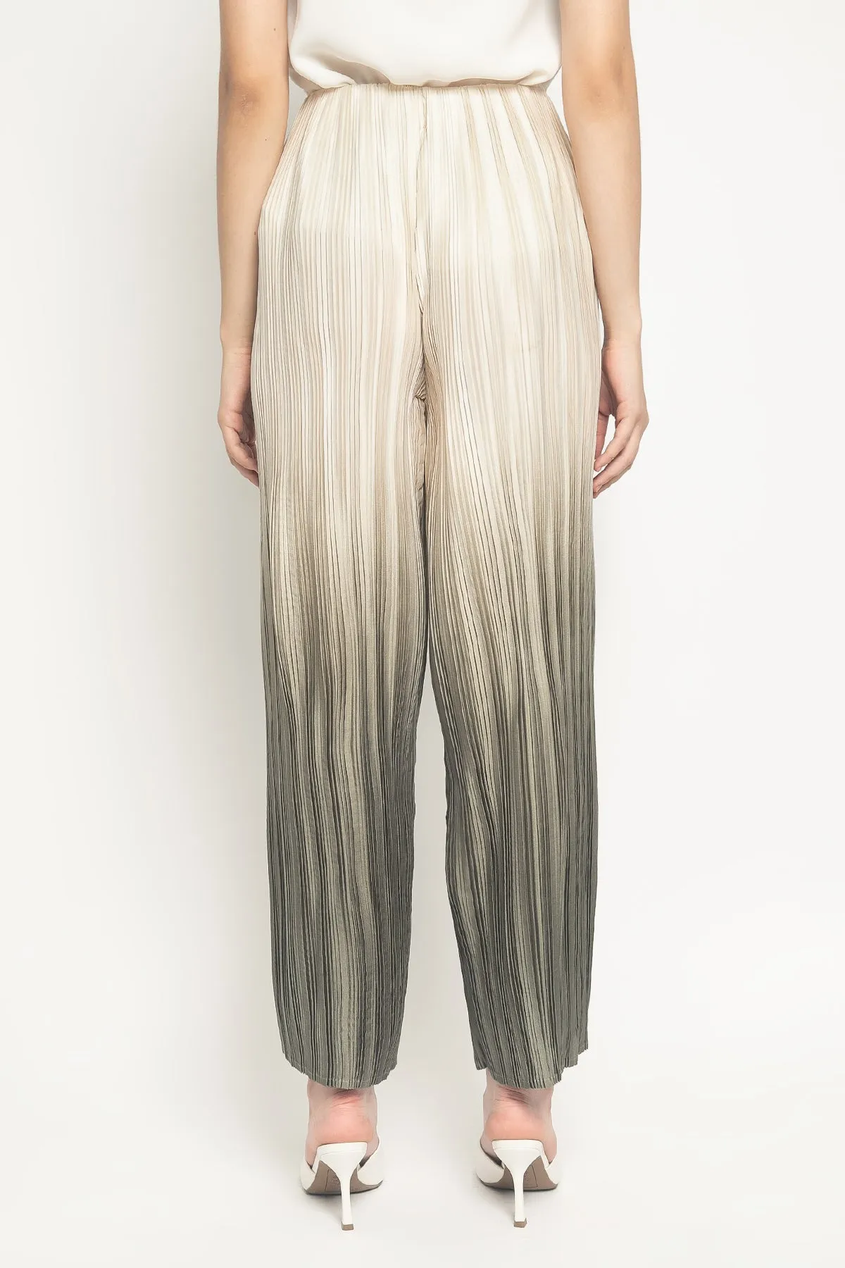 Pleated Pants in Green